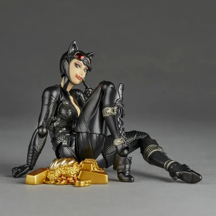 Catwoman Batman Arkham Knight Revoltech Amazing Yamaguchi Action Figure Pre-order