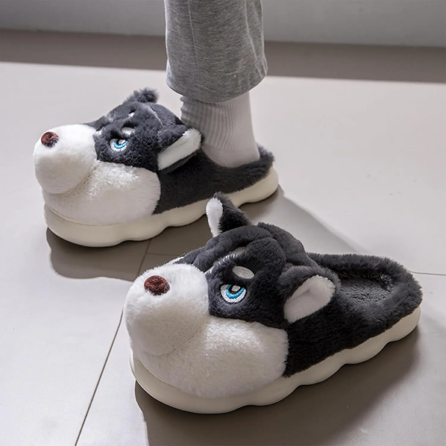Cozy Husky Plush Winter Slippers for Men and Women – Soft Plush, Non-Slip Sole, Indoor Warm Slippers