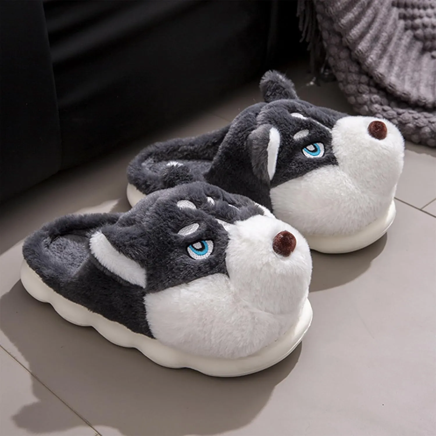 Cozy Husky Plush Winter Slippers for Men and Women – Soft Plush, Non-Slip Sole, Indoor Warm Slippers