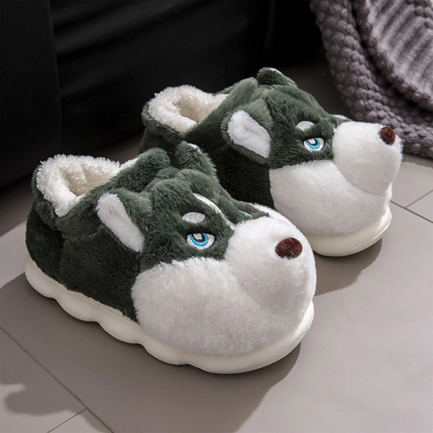 Cozy Husky Plush Winter Slippers for Men and Women – Soft Plush, Non-Slip Sole, Indoor Warm Slippers