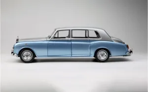FloZ for KYOSHO for Rolls for Royce for RS 6th Generation for Phantom VI Classic Car Blue Silver Cover 1:18 Truck Pre-Built Model
