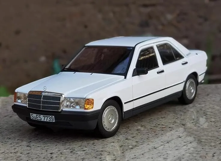 FloZ for NOREV for Mercedes for Benz for 190E for W201 1982 White 1:18 Car Pre-Built Model
