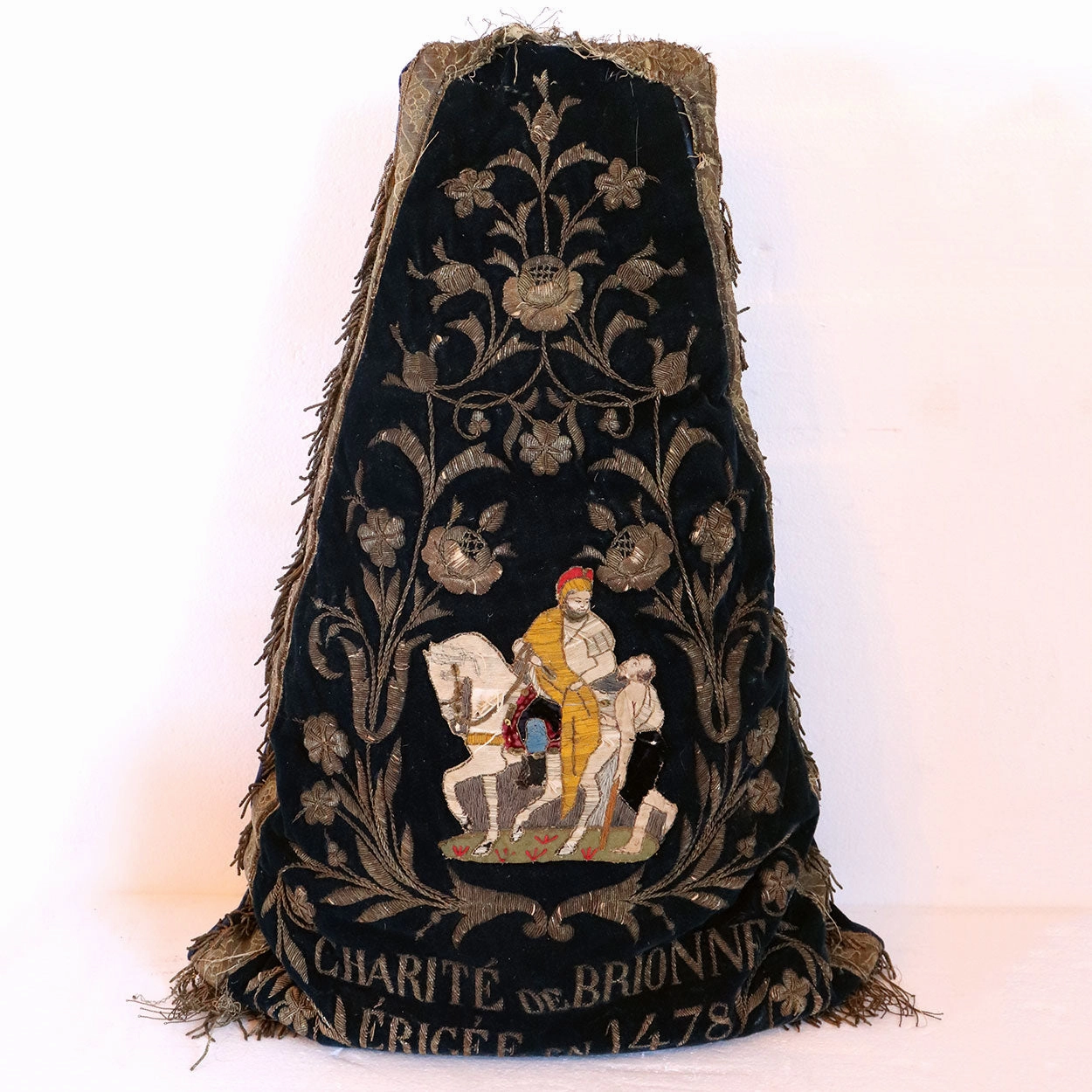 Pair of French Blue Velvet Horse and Knight Metallic Thread Upholstered Trapezoid Throw Pillows