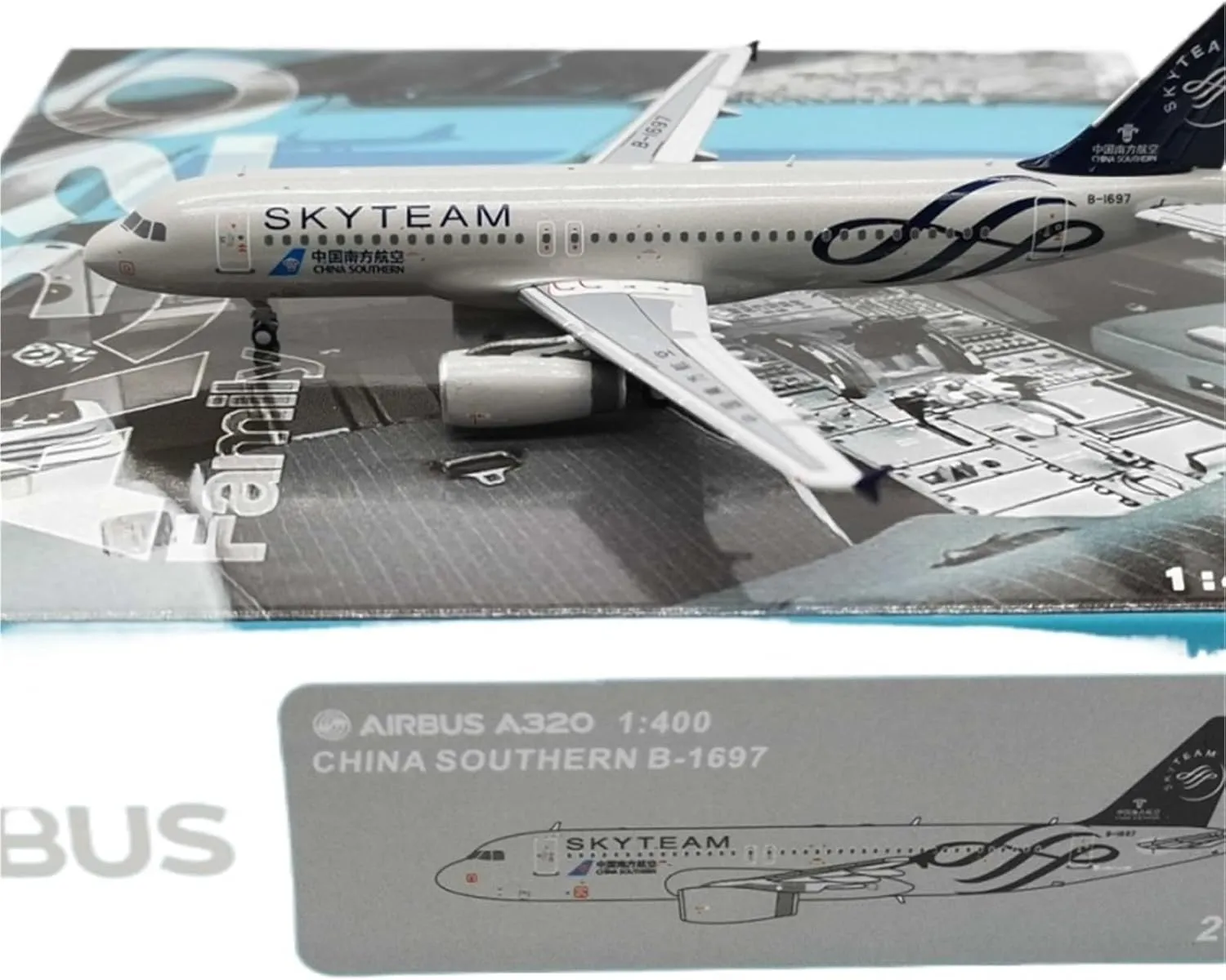 Replica Aircraft Models 1:400 Finished Replica Aircraft for China Southern Airlines A320 B-1697 SkyTeam Die-cast Model Airplanes Miniature Airplane Model
